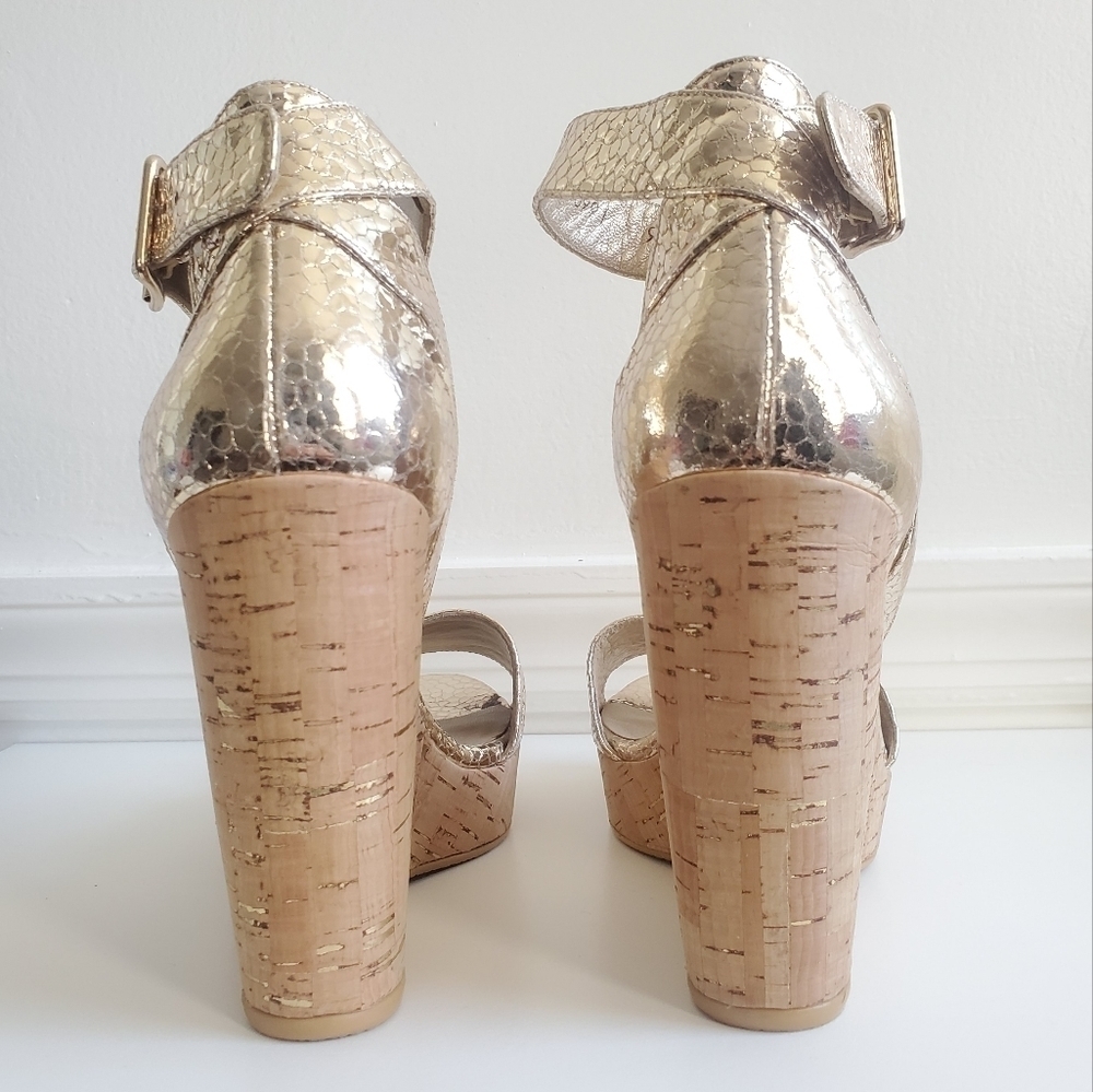 New Stuart Weitzman Twofer Gold Python Platform C… - image 5